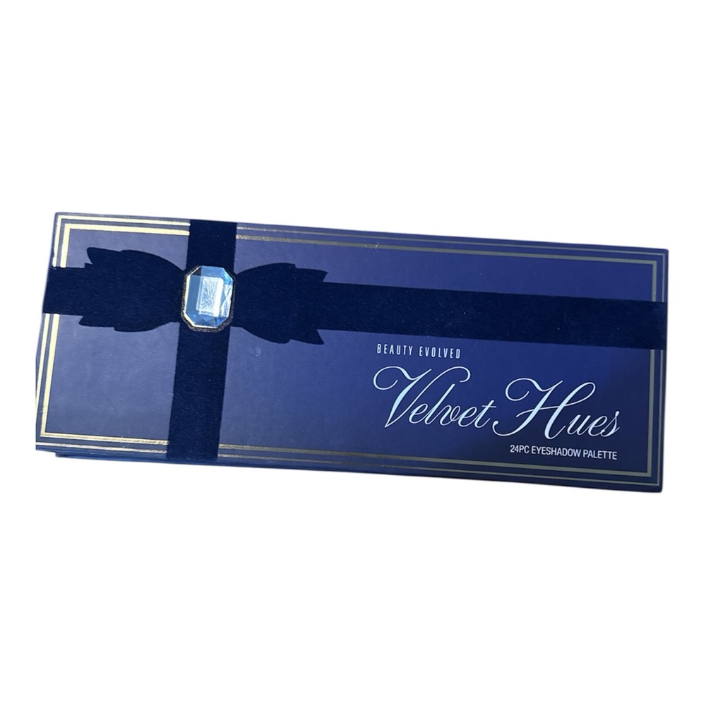 Velvet Hues Eyeshadow Palette